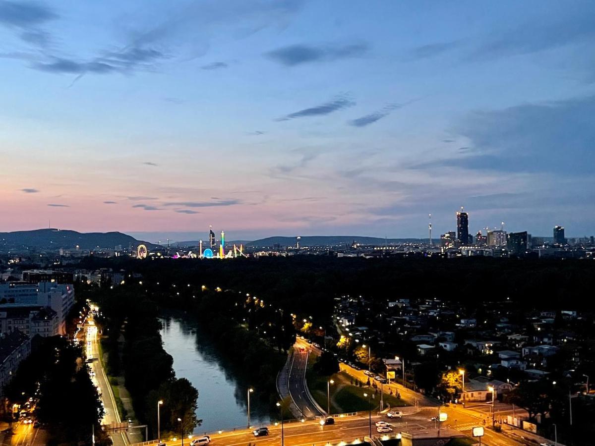 Triiiple Level 20 - Sonnenwohnen Apartment Mit Parkplatz Und Fantastischem Ausblick Wien Exteriör bild