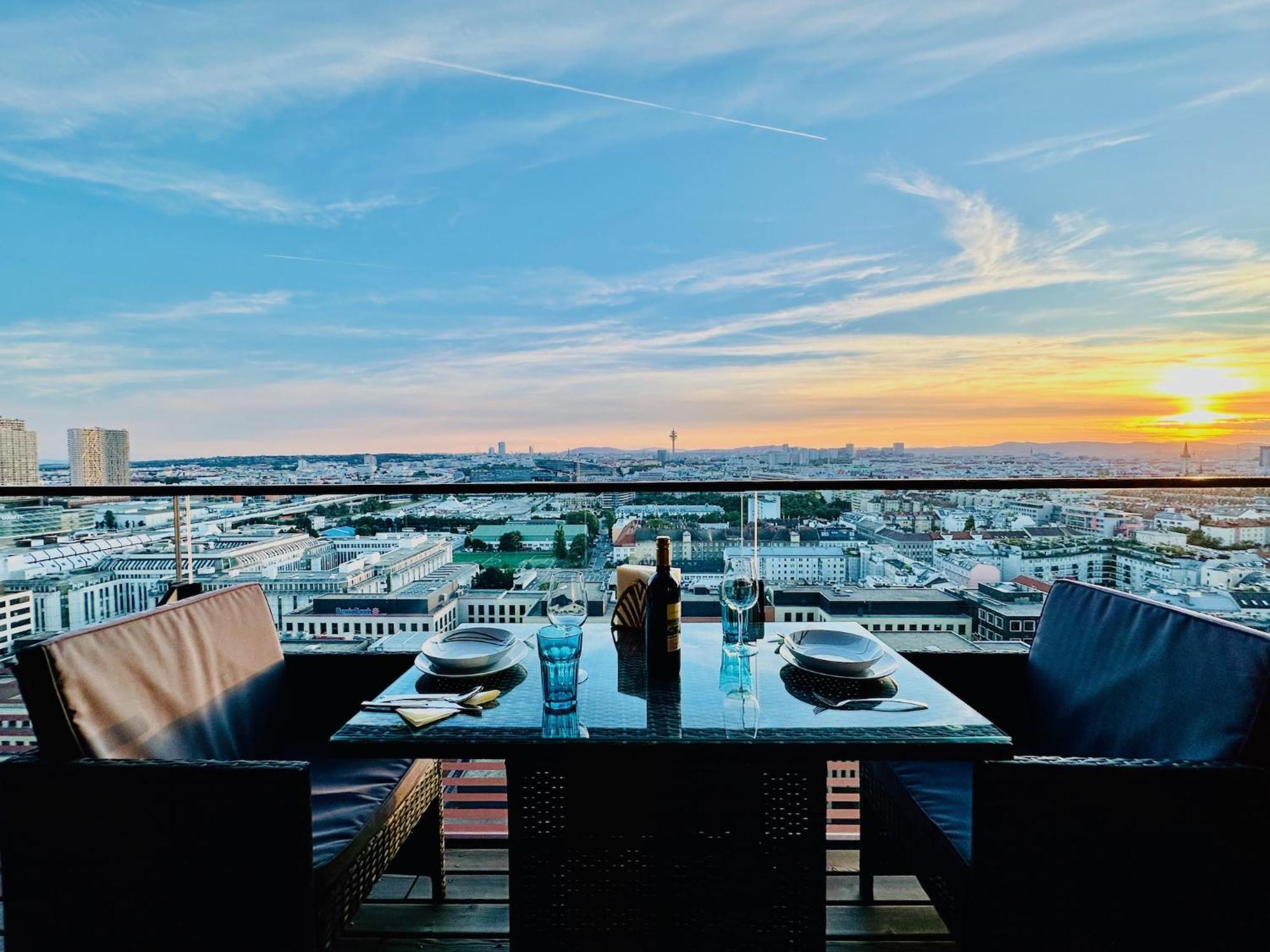 Triiiple Level 20 - Sonnenwohnen Apartment Mit Parkplatz Und Fantastischem Ausblick Wien Exteriör bild